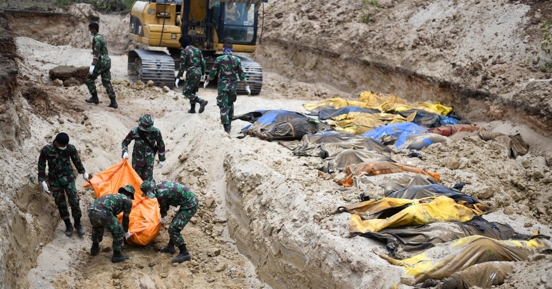 Indonesia Earthquake And Tsunami Death Toll Soars Past 1,200 | HuffPost