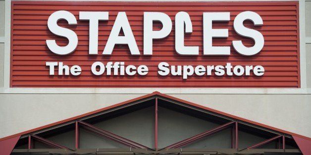 A Staples office supply store is seen in Springfield, Virginia, October 23, 2014. AFP PHOTO / Saul LOEB (Photo credit should read SAUL LOEB/AFP/Getty Images)