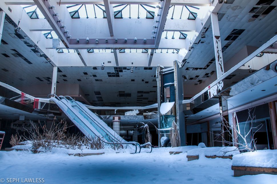 rolling acres mall abandoned