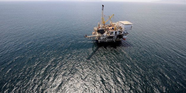 Offshore oil drilling platform 'Gail' operated by Venoco, Inc. off the coast of California near Santa Barbara, Calif., Friday, May 1, 2009. An agreement paving the way for the first oil drilling off the California coast in about 40 years has run into unexpected opposition that may sink it altogether this week. (AP Photo/Chris Carlson)
