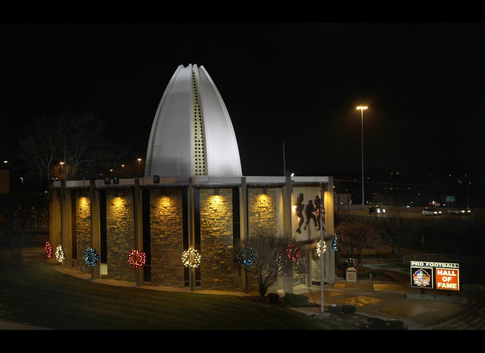 > Change in employment 2001-2011: -10.1%
> Population: 404,422
> Unemployment: 9.3%
> Poverty level: 12.3%
> Median incom