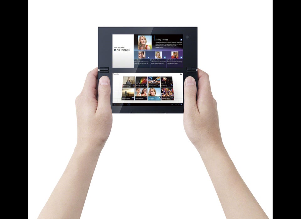 Sony Tablet P Price, Release Date Announced: Are 2 Screens Double The Fun?