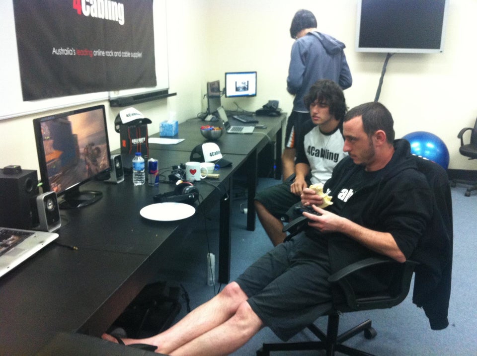 Okan Kaya eats while playing "Call of Duty: Black Ops 2" in his world record attempt.