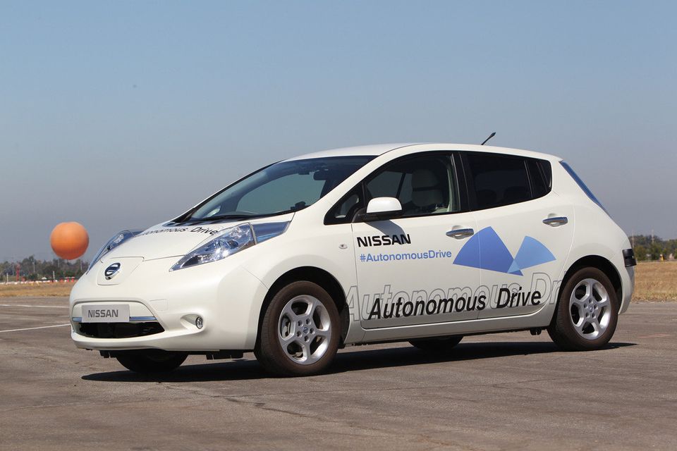 Nissan Leaf Autonomous Drive Photos