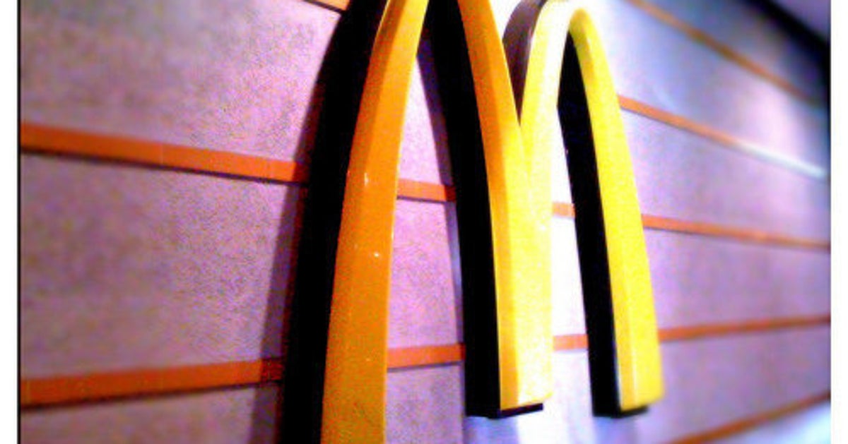 Japan McDonald s Uses Nintendo DSi To Train Workers VIDEO HuffPost UK