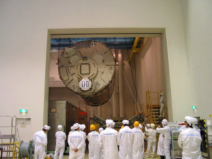 Outdated Lab NASA'S Outdated Labs Jeopardize Research: Report | HuffPost Life
