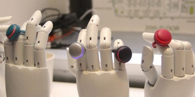 New sensors. More intelligent apps. Mobile-connected smart objects. Wearables. LTE. Augmented reality. Multi-platform develop