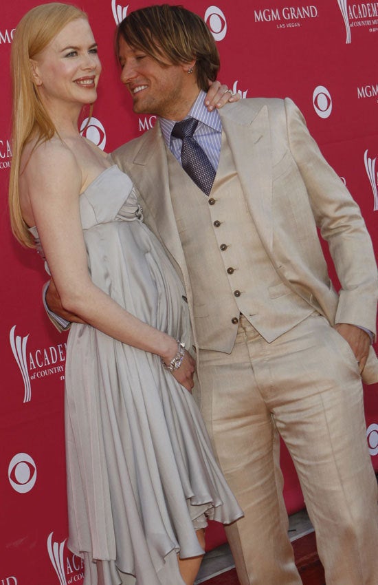 She's Pregnant? Nicole Kidman Shows Off Tiny Bump At CMAs HuffPost