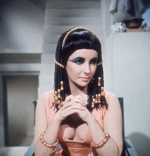 Elizabeth Taylor s Cleopatra Wig To Be Auctioned For 11 000