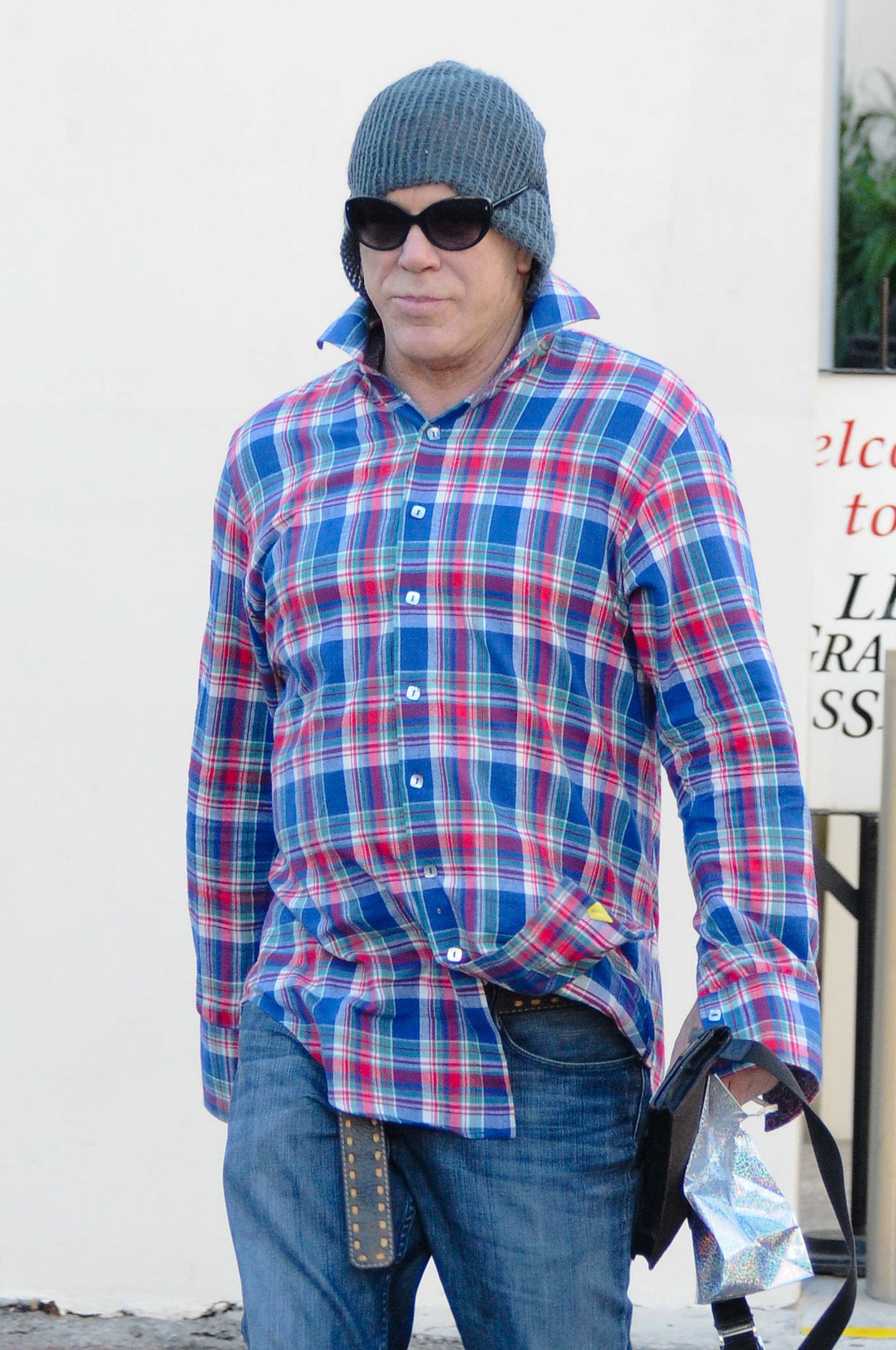 Mike Rourke Hat Mickey Rourke's Hat And Glasses Disguise & Other Great Costumes (PHOTOS ...