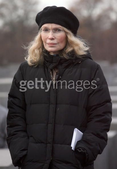 mia farrow daughter lark