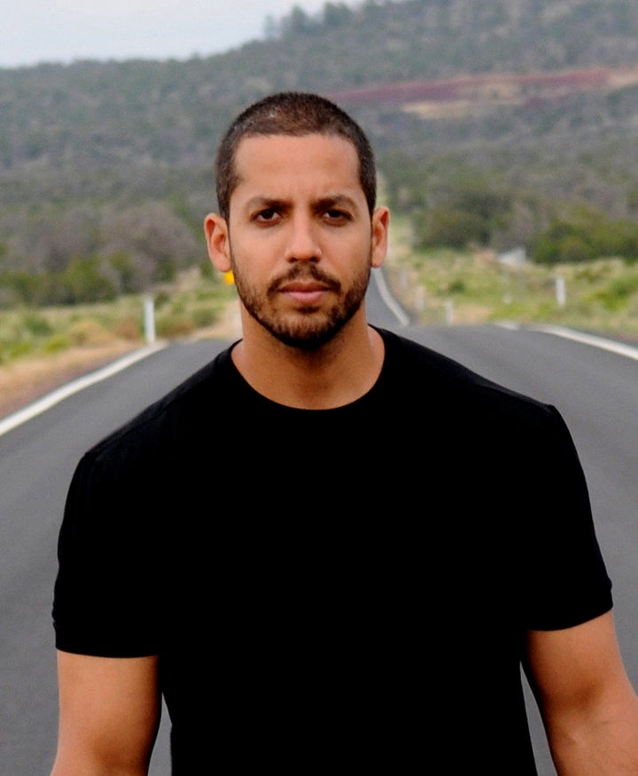 description 1 David Blaine in Sedona | date 2008-07-10 20:44:12 | source | author Specs212 | permission | other_versions | other_fields ...