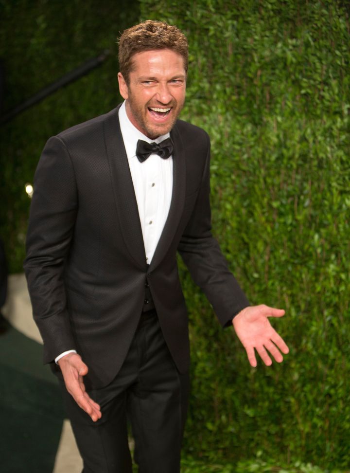 Actor Gerard Butler arrives at the 2013 Vanity Fair Oscar Party on February 24, 2013 in Hollywood, California. AFP PHOTO / ADRIAN SANCHEZ-GONZALEZ (Photo credit should read ADRIAN SANCHEZ-GONZALEZ/AFP/Getty Images)