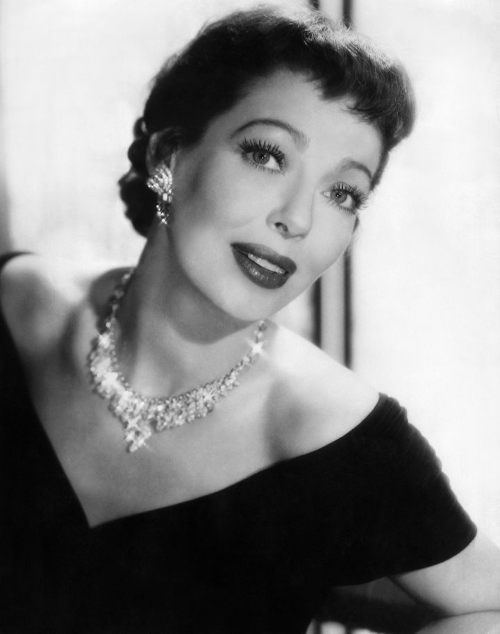 UNITED STATES: Picture circa 1950 of US actress Loretta Young who died 12 August 2000 of ovarian cancer at age 87, announced her family. Young, who started in the movie business at 5, played in 88 movies from 1927 to 1953, where she often portrayed strong-willed heroines, winning an Academy Award for best actress for her role in 'The Farmer's Daughter'. In 1953 she moved on to television where she appeared on 'The Loretta Young Show'. (Photo credit should read AFP/AFP/Getty Images)