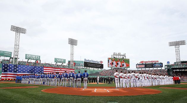 Neil Diamond Surprised Fenway Park And Led The 'Sweet Caroline