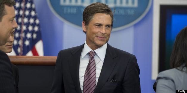 Actor Rob Lowe visits the White House Briefing Room at the White House in Washington, DC, May 22, 2013. AFP PHOTO / Saul LOEB (Photo credit should read SAUL LOEB/AFP/Getty Images)
