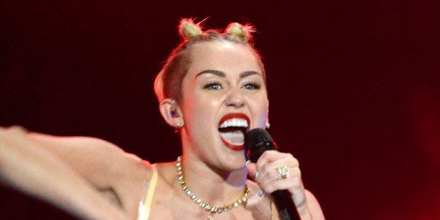 NEW YORK, NY - AUGUST 25: Miley Cyrus performs during the 2013 MTV Video Music Awards at the Barclays Center on August 25, 2013 in the Brooklyn borough of New York City. (Photo by Kevin Mazur/WireImage for MTV)