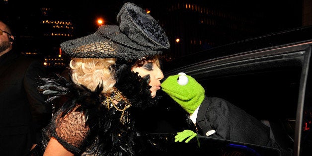 NEW YORK - SEPTEMBER 13: Lady Gaga and Kermit the frog attend the 2009 MTV Video Music Awards at Radio City Music Hall on September 13, 2009 in New York City. (Photo by Kevin Mazur/WireImage) 