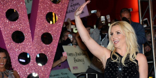 Britney Spears Keeps Performing As Bare Breast Pops Out During 'Piece of Me