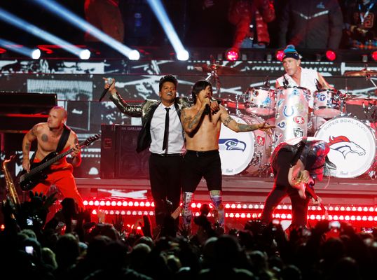 Bruno Mars' Super Bowl halftime show spiced by much-needed Chili Peppers, Music