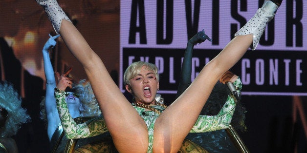 20 Years Old Miley Cyrus Porn - Is Miley Cyrus's Bangerz Tour Really That NSFW? | HuffPost Entertainment