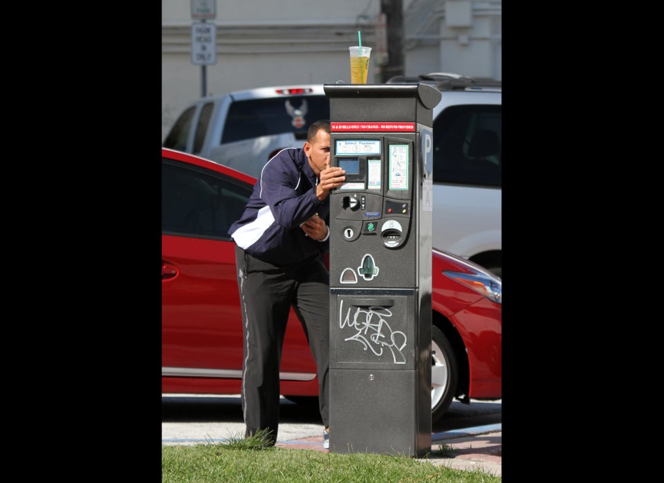 Lindsay Lohan Spotted Carrying 'Untitled' Script (PHOTOS