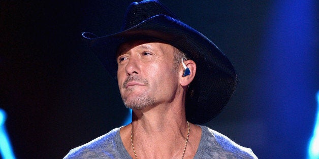 Tim McGraw shares hilarious reaction to daughter's kissing scene