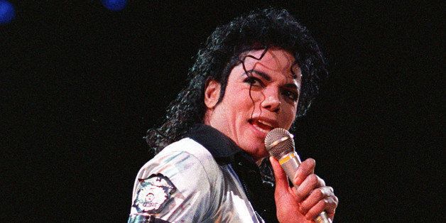 LANDOVER, UNITED STATES: American pop music star Michael Jackson sings 13 October 1988 at the Capital Center in Landover, Maryland. AFP PHOTO/Luke FRAZZA (Photo credit should read LUKE FRAZZA/AFP/Getty Images)