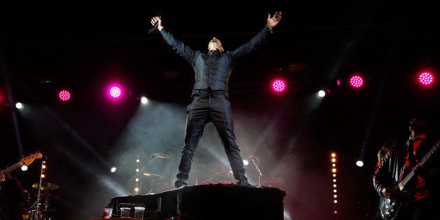 LONDON, ENGLAND - JULY 06: Robin Thicke performs on stage at Wireless Festival at Finsbury Park on July 6, 2014 in London, United Kingdom. (Photo by Tim P. Whitby/Getty Images)