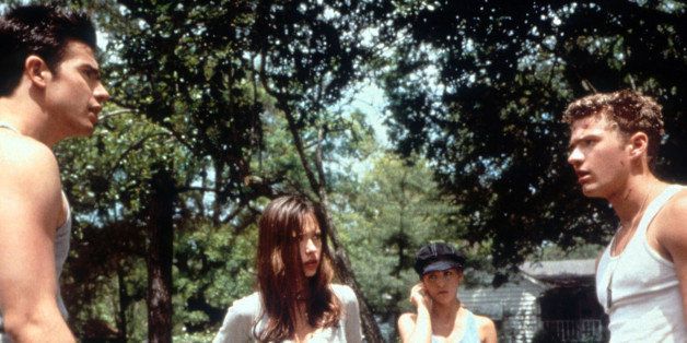 Freddie Prinze Jr having a confrontation with a man as Jennifer Love Hewitt watches in a scene from the film 'I Still Know What You Did Last Summer', 1998. (Photo by Columbia Pictures/Getty Images)