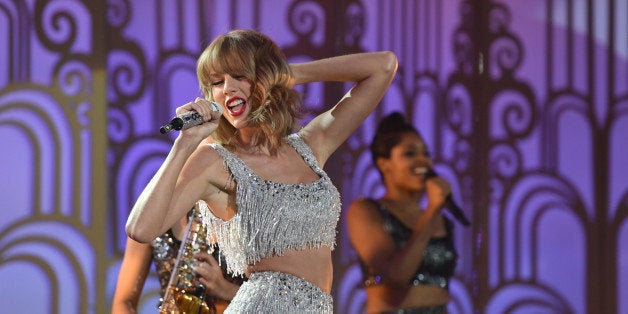 INGLEWOOD, CA - AUGUST 24: Singer Taylor Swift performs onstage during the 2014 MTV Video Music Awards at The Forum on August 24, 2014 in Inglewood, California. (Photo by MTV/MTV1415/Getty Images for MTV)