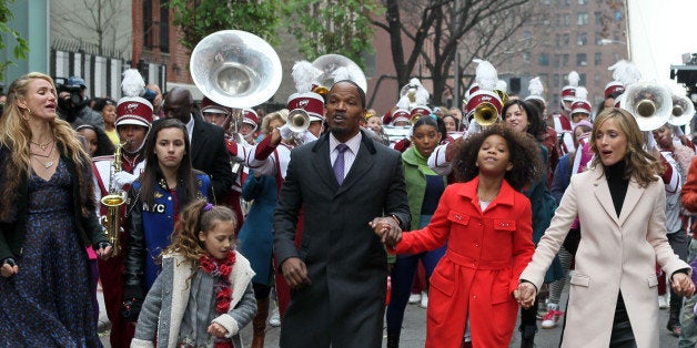 NEW YORK, NY - DECEMBER 02: Cameron Diaz, Jamie Foxx, Quvenzhane Wallis, Rose Byrne filming 'Annie' on December 2, 2013 in New York City. (Photo by Steve Sands/Getty Images)