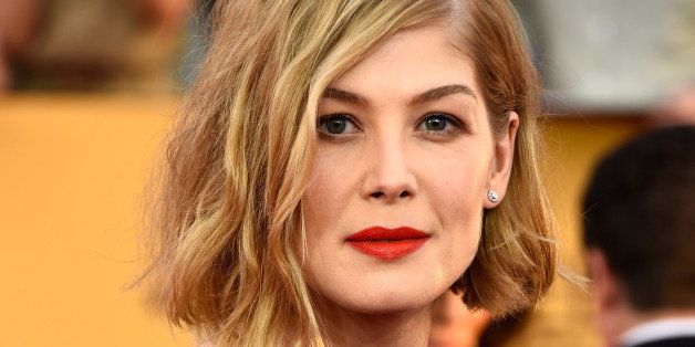 LOS ANGELES, CA - JANUARY 25: Actress Rosamund Pike attends the 21st Annual Screen Actors Guild Awards at The Shrine Auditorium on January 25, 2015 in Los Angeles, California. (Photo by Frazer Harrison/Getty Images)