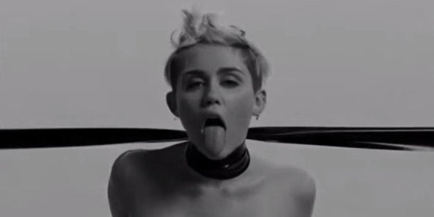 Miley Cyrus Porn Festival - Bondage-Themed Video Featuring Miley Cyrus Pulled From Porn Festival  [UPDATE] | HuffPost Canada Entertainment