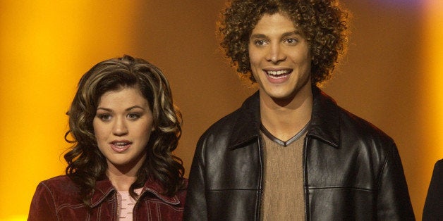 Kelly Clarkson & Justin Guarini during 'American Idol' Season 1 Finale - Results Show at Kodak Theatre in Hollywood, California, United States. (Photo by SGranitz/WireImage)