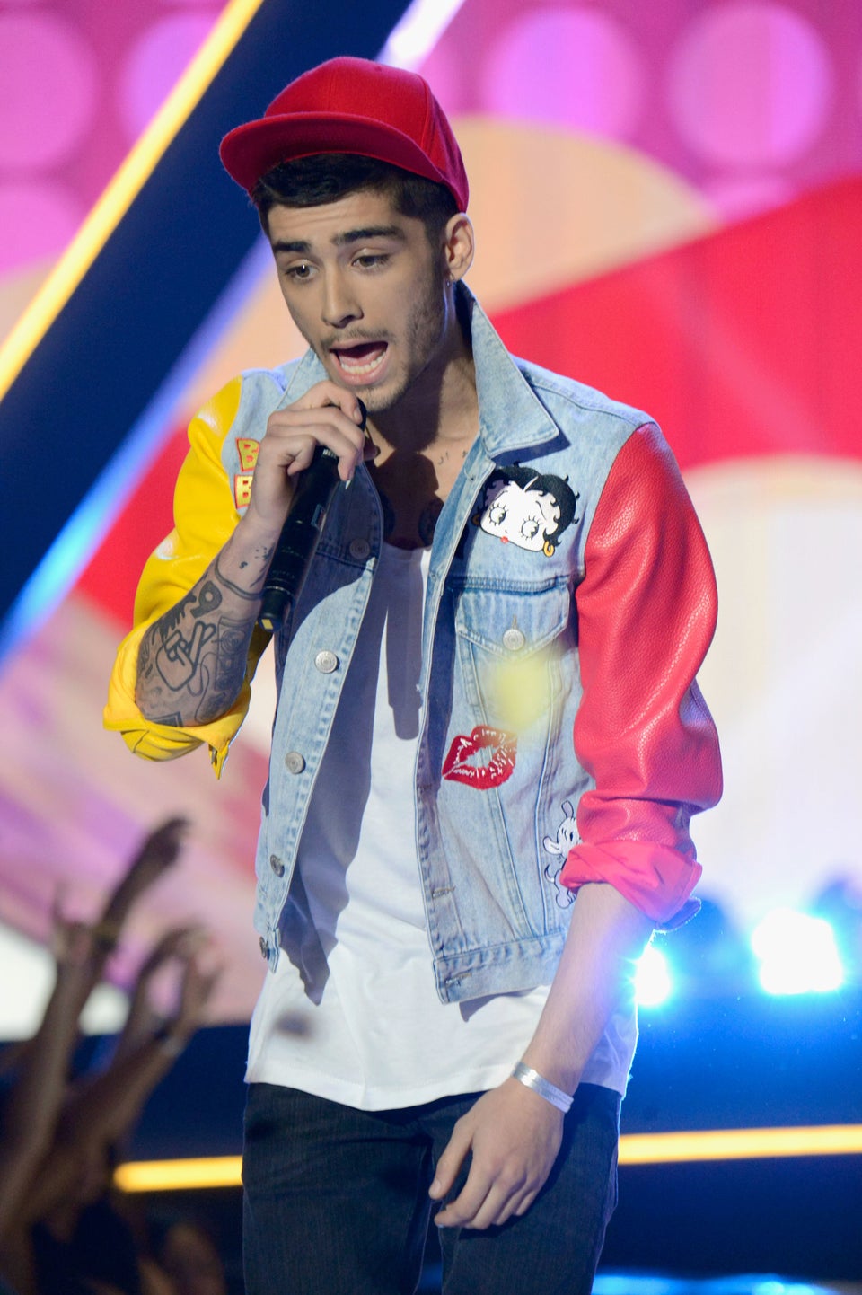 Zayn Maliks First Solo Song I Wont Mind Hits The Internet Huffpost Entertainment 