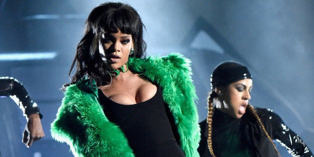 Super Bowl halftime show 2023: Rihanna opens with Bitch Better Have My  Money - DraftKings Network