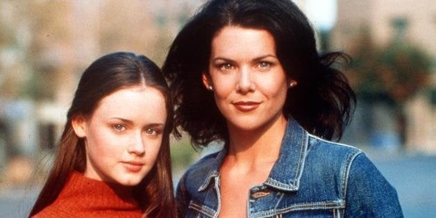 370100 09: Alexis Bledel and Lauren Graham star in Warner Bros. TV series 'The Gilmore Girls.' (Photo by Warner Bros./Deliver