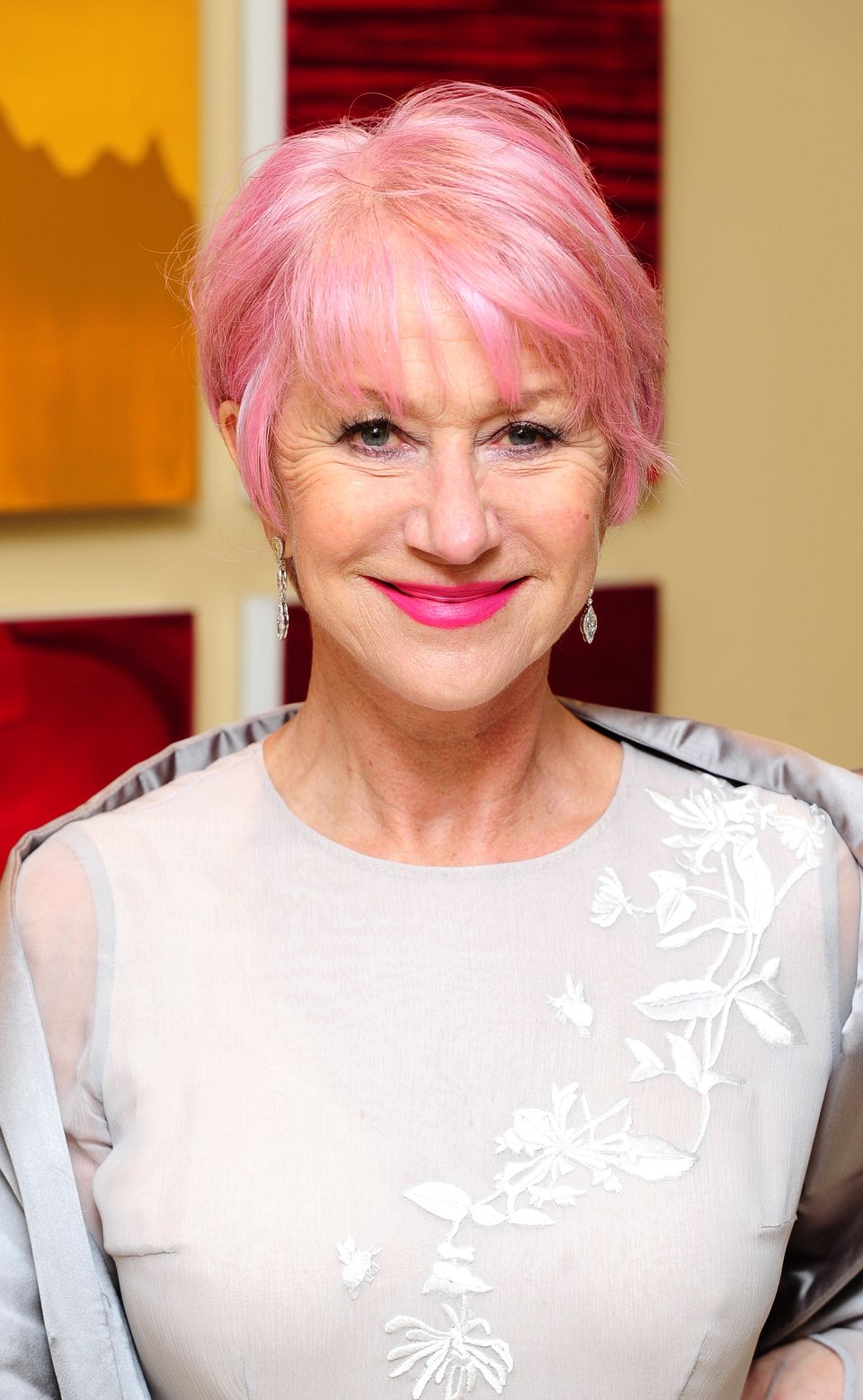Хелен Миррен с розовыми волосами