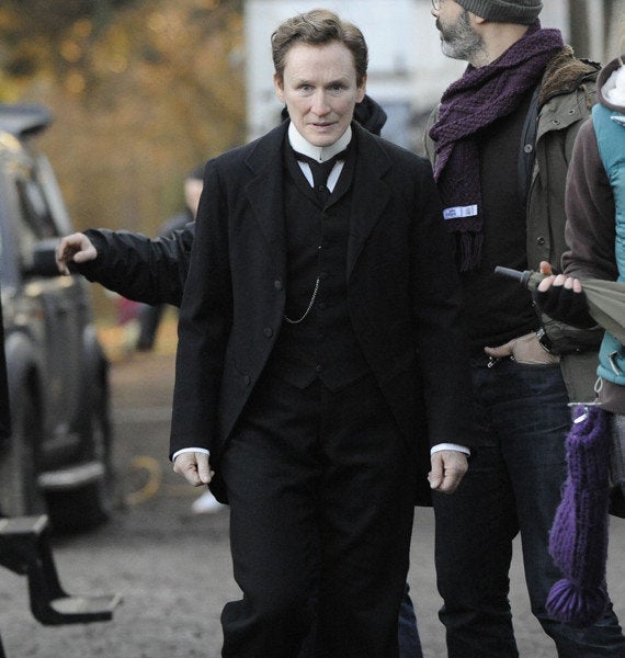 Glenn Close Cross Dresses For Film Albert Nobbs Photo Huffpost