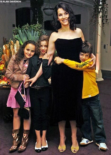 Nigella Lawson Denies Reports She Ll Cut Kids From Will HuffPost   5bb4d1c53c000032000cb8bc 