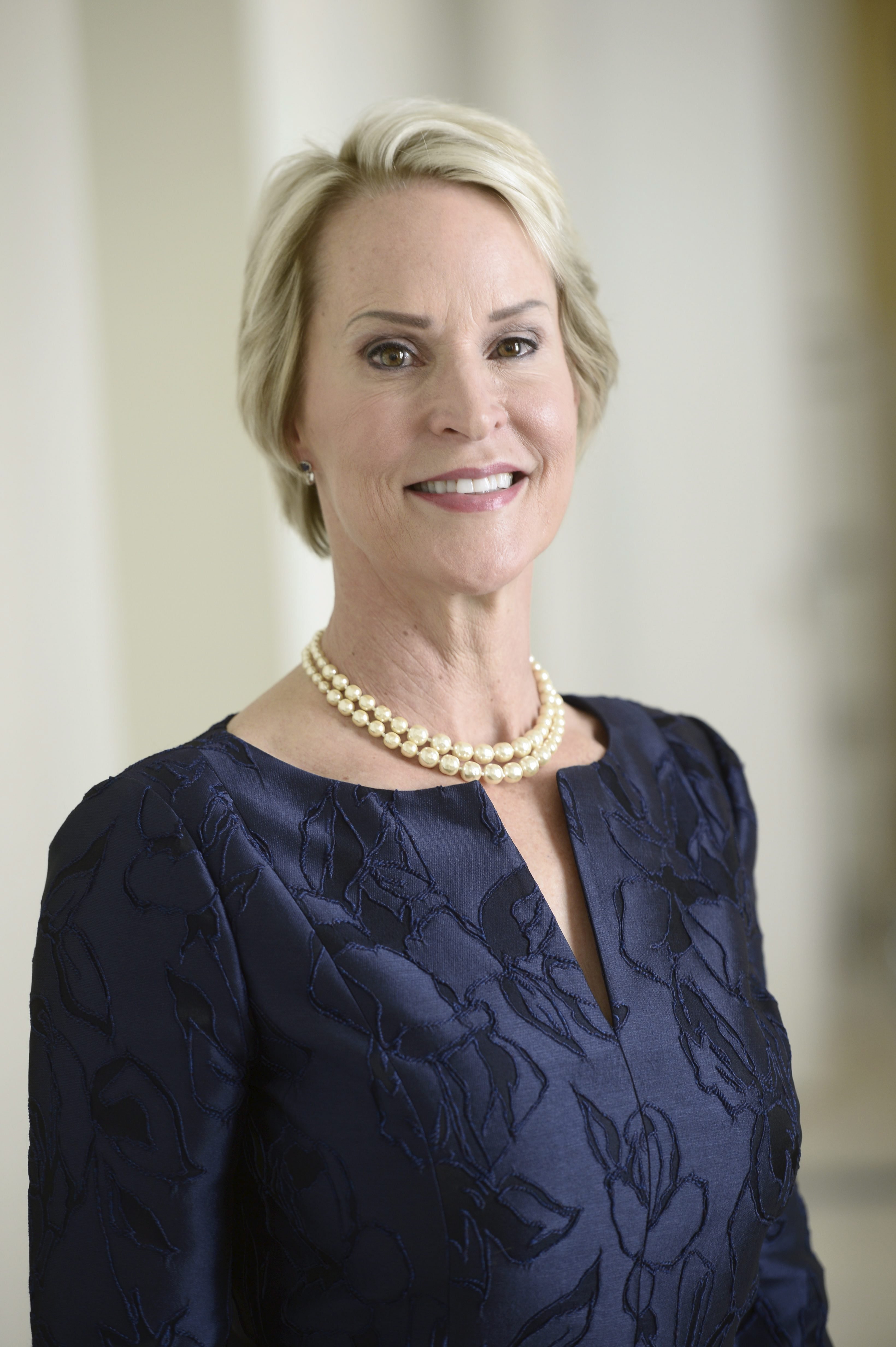 Frances Arnold Becomes First American Woman To Win Nobel Prize In Chemistry HuffPost Women