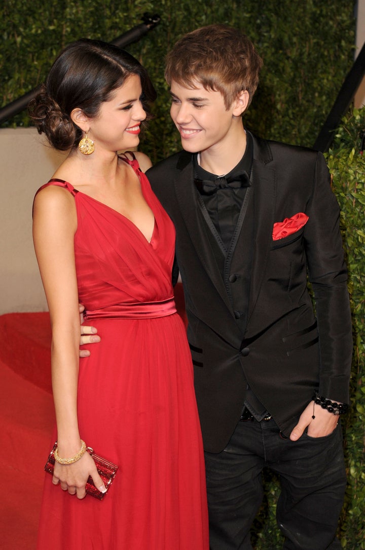 selena gomez and justin bieber 2022 kissing