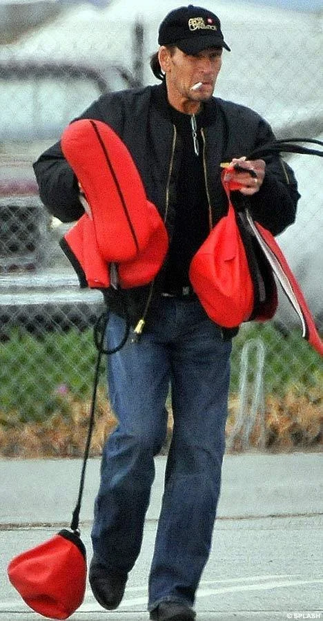 Patrick Swayze Still Smoking Despite Cancer Diagnosis