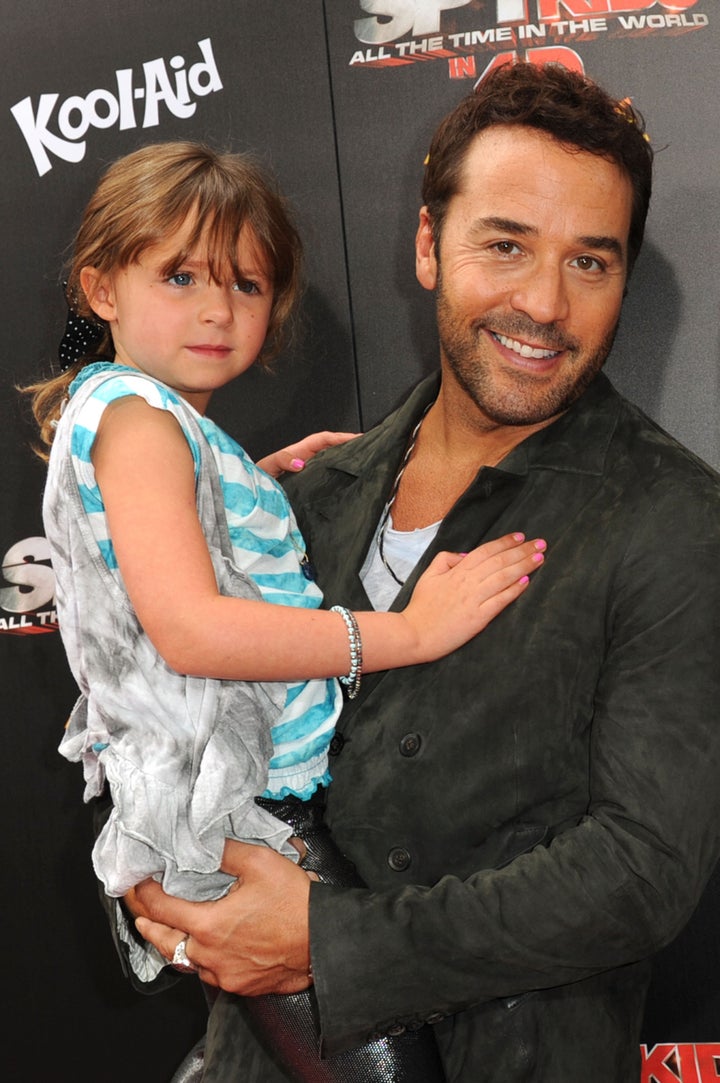 Jeremy Piven, Family Arriving At The Spy Kids All The Time In The World ...