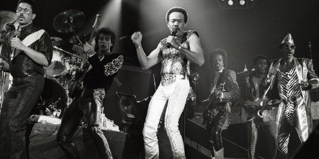 NETHERLANDS - OCTOBER 19: AHOY Photo of EARTH WIND & FIRE and Maurice WHITE, Maurice White (C) performing on stage (Photo by Rob Verhorst/Redferns)
