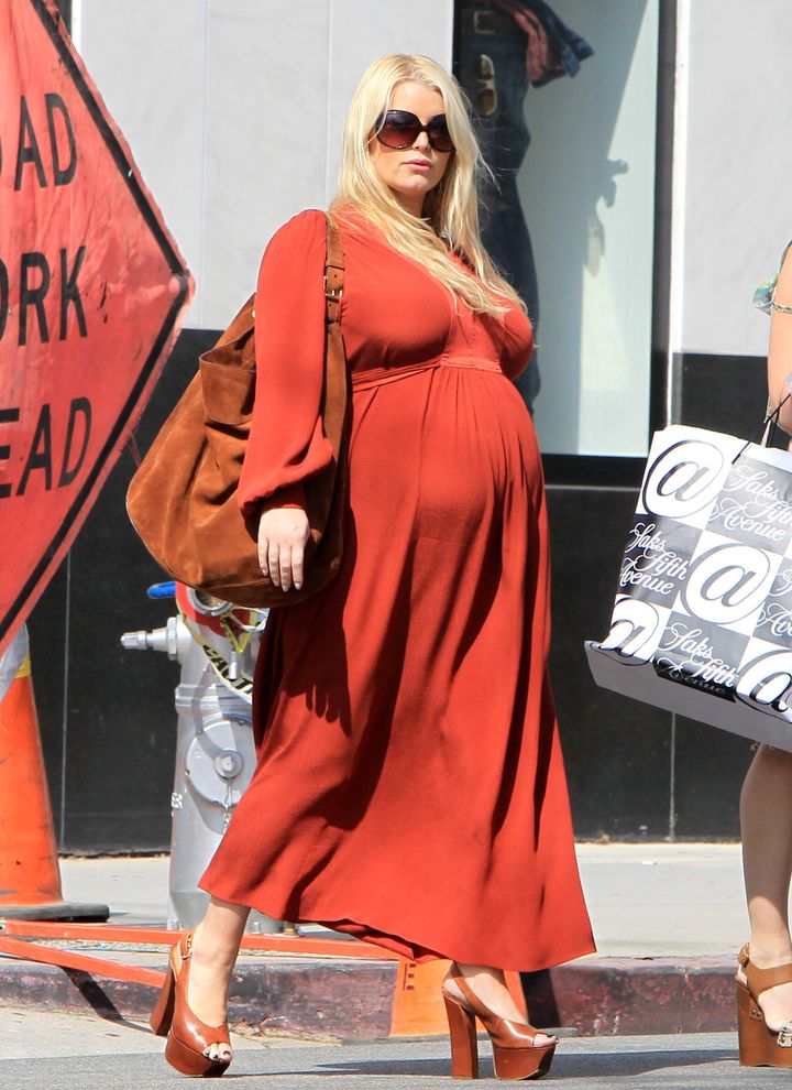 Jessica Simpson Pregnant: Before Giving Birth, Singer Flaunts Baby Bump In  Fabulous Fashions [PHOTOS]