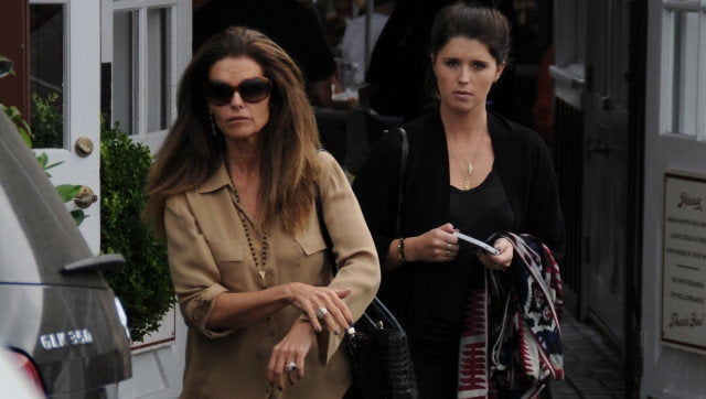 Maria Shriver Wears Wedding Ring: Is She Taking Arnold Schwarzenegger ...