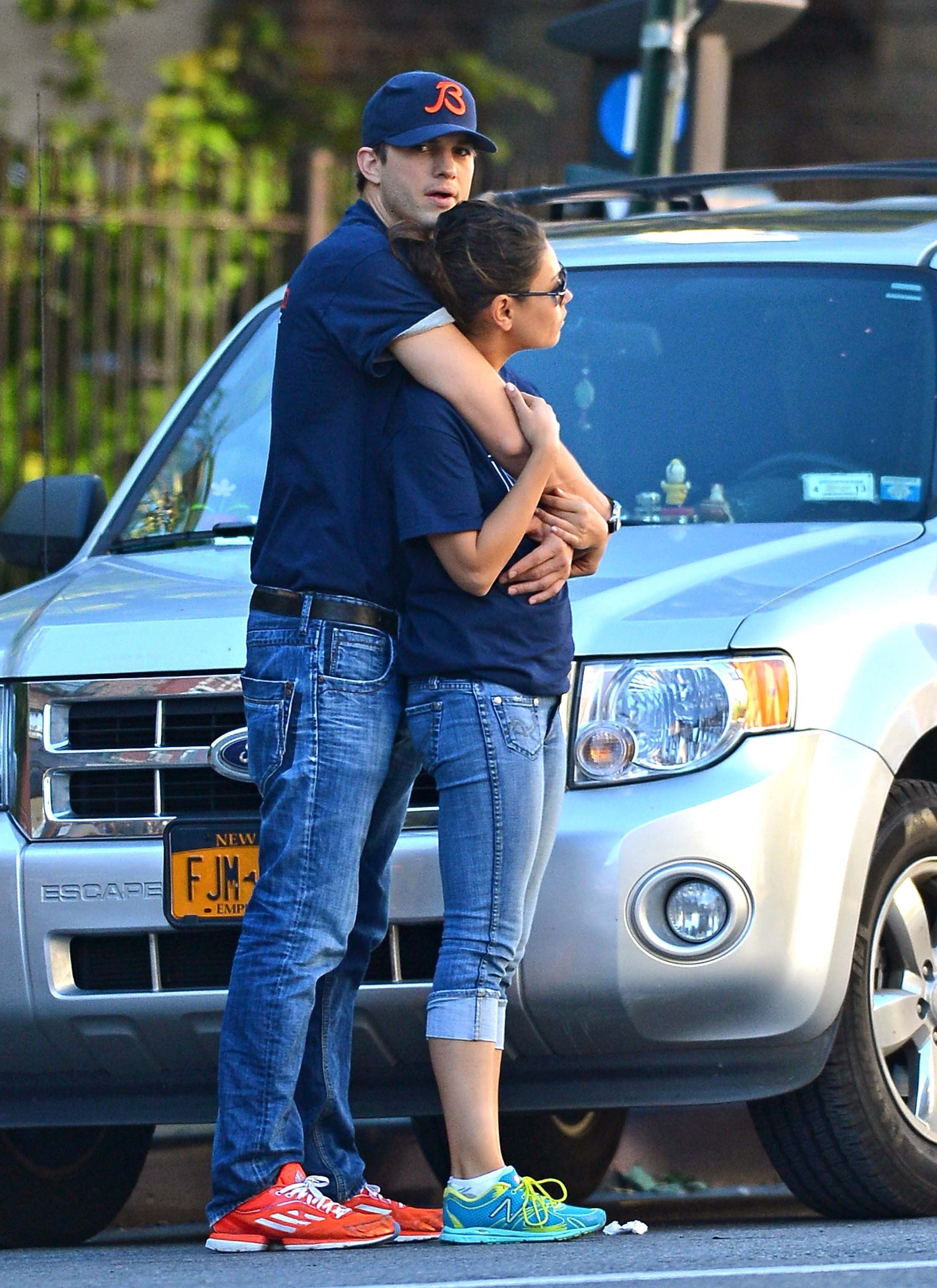 Mila Kunis dating 2012