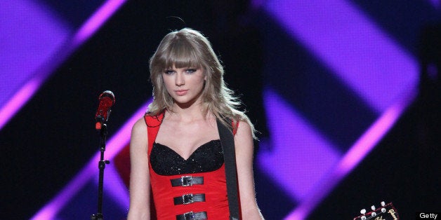 NASHVILLE, TN - JUNE 05: Singer Taylor Swift performs during the 2013 CMT Music awards at the Bridgestone Arena on June 5, 2